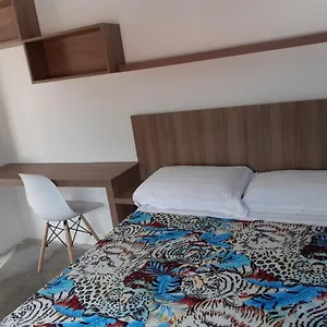  Quarto em Acomodações Particulares Varanda_77 Brasil